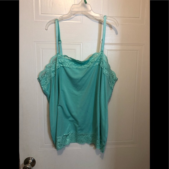 2 CAMISOLES - Picture 5 of 8